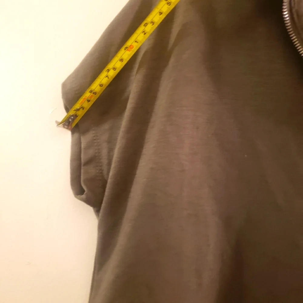 New w/o tags top - Picture 6 of 8